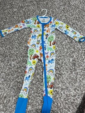 Birdie Bean Kids Rainbow & Animal Print Footed One-Piece Pajamas in Blue Trim